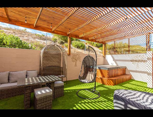 3 BEDROOM TOWNHOUSE RENTED IN BIG BAY